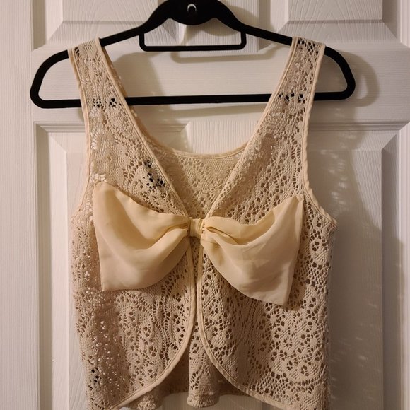Crochet tank top with bow detail - Picture 2 of 2